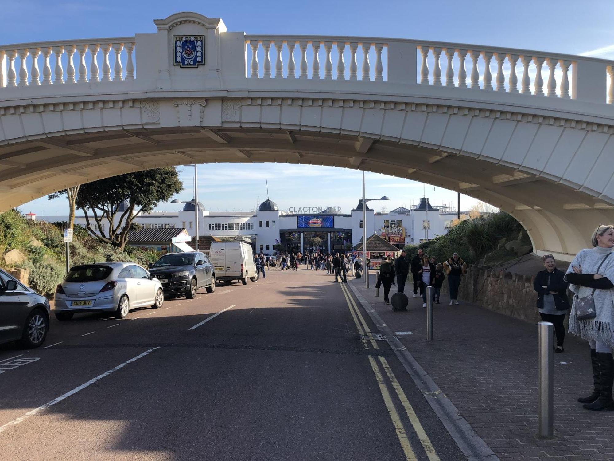 A Wave From It All Great Clacton Экстерьер фото